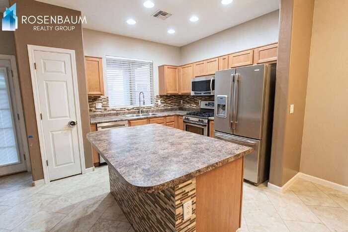 12060 W Makenna Ln - Photo 3 of 13