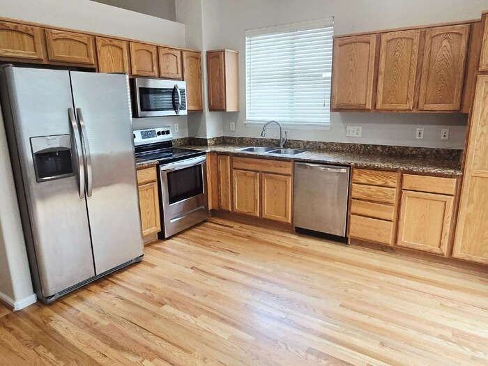 10707 Cherrington St - Photo 5 of 22