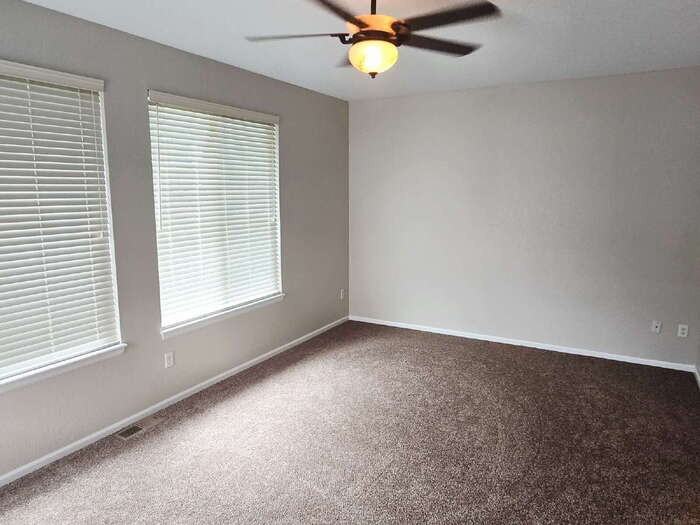 10707 Cherrington St - Photo 6 of 22