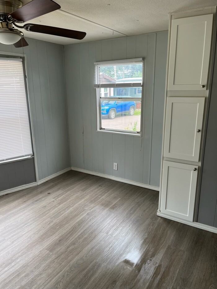 8379 Russell Ln - Photo 4 of 9
