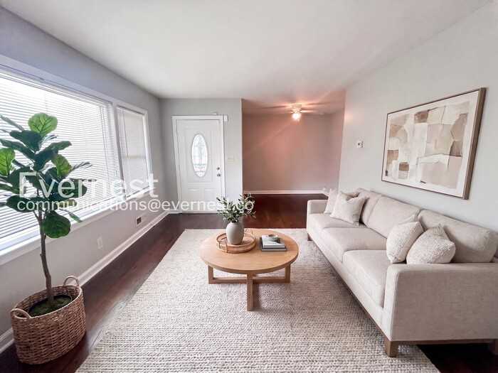 2262 Alpha Dr - Photo 2 of 21