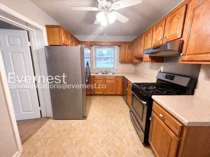2262 Alpha Dr - Photo 6 of 21