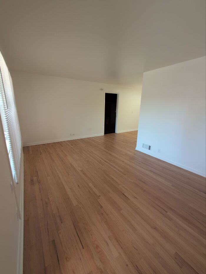 725 Lima St - Photo 4 of 20