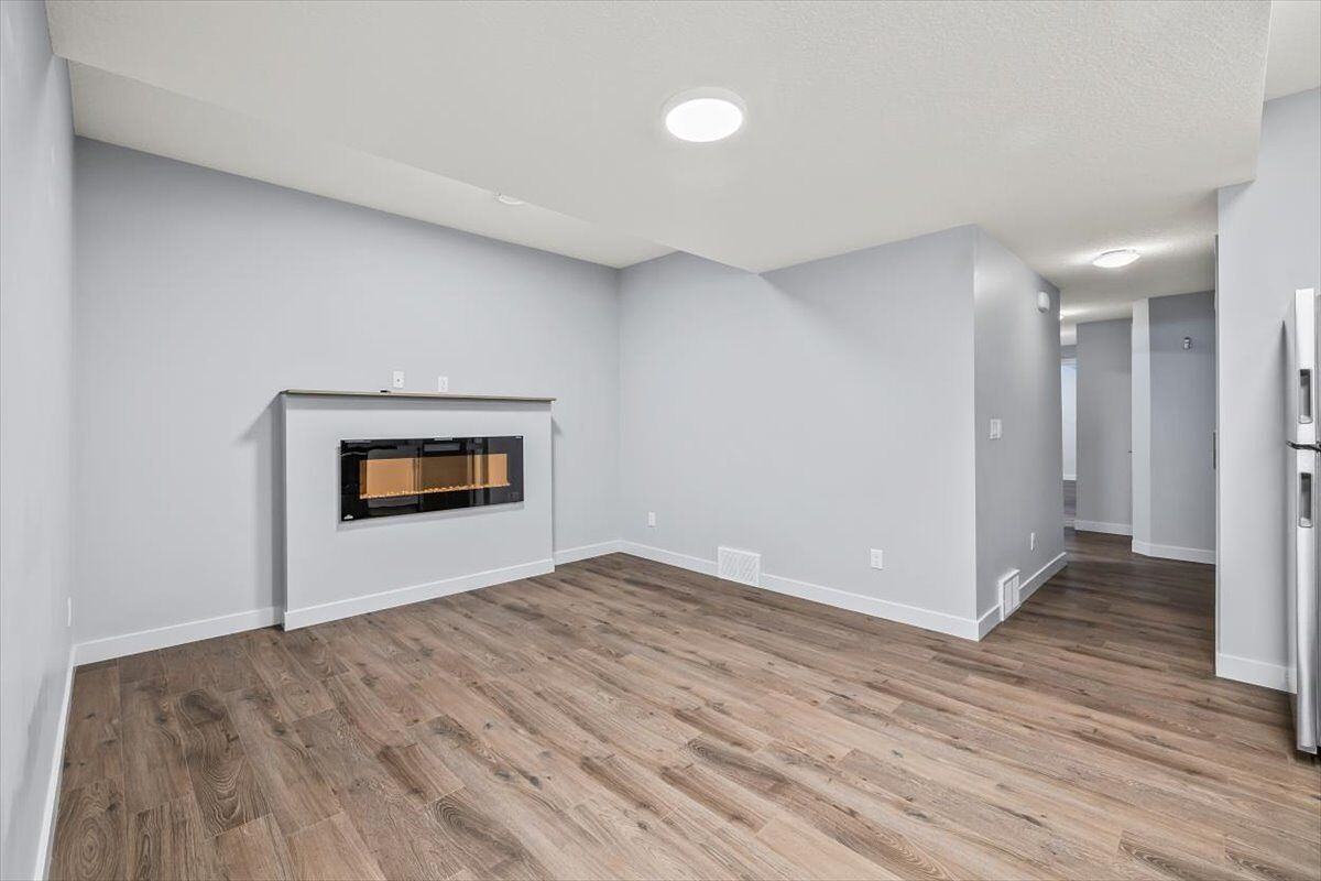 8706 88 Ave Nw - Photo 4 of 11