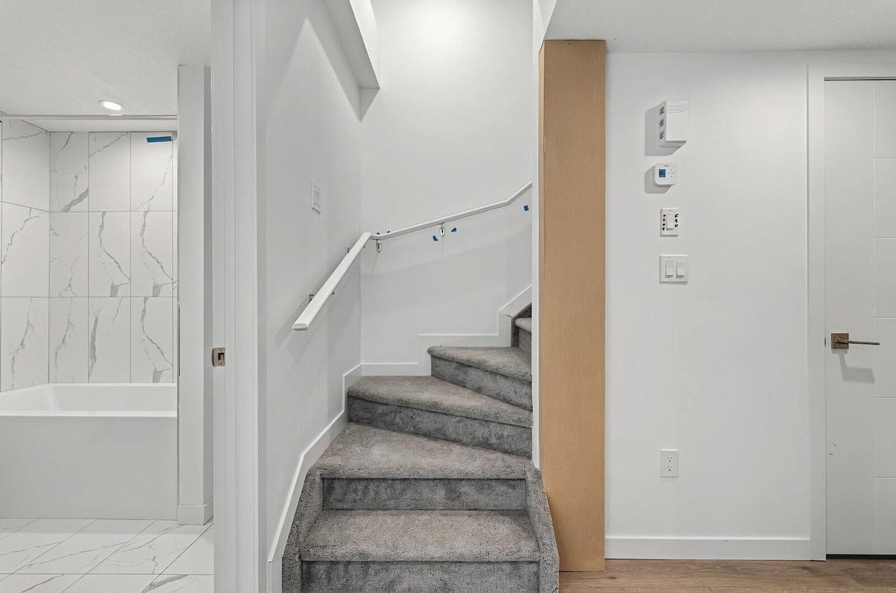 15403 90 Ave Nw - Photo 4 of 10