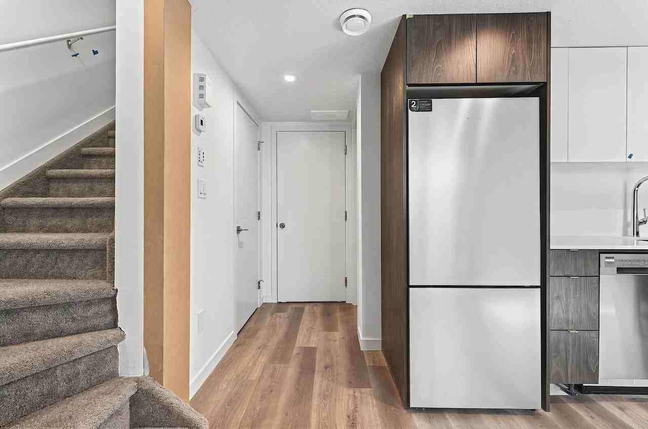 15403 90 Ave Nw - Photo 5 of 10