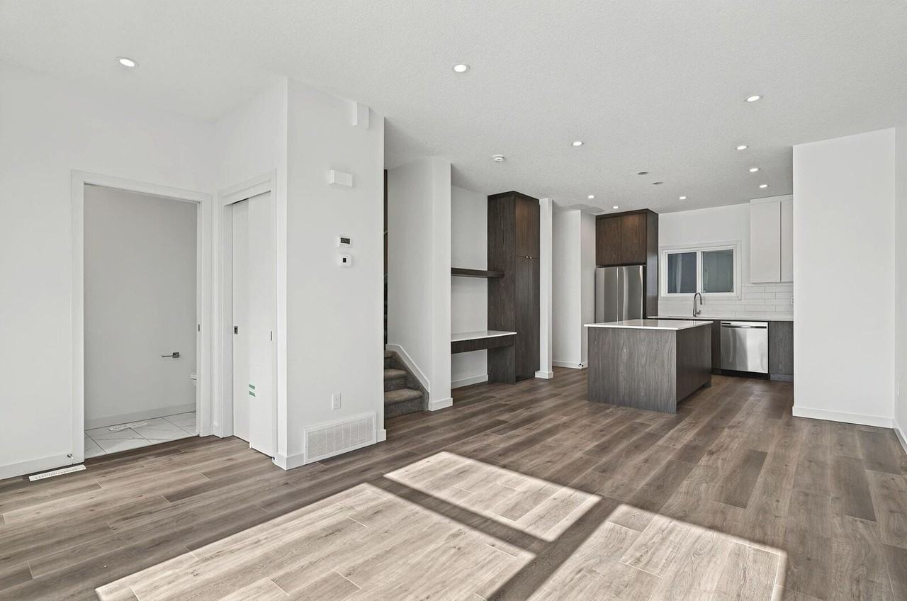 15020 93 Ave Nw - Photo 7 of 10