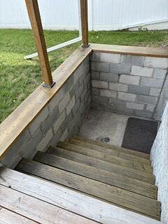 224 Riverwood Close Se - Photo 2 of 9