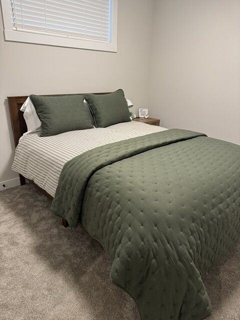 477 Cranbrook Gdns Se - Photo 2 of 9