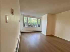 160 -160 8 St Sw - Photo 1 of 1