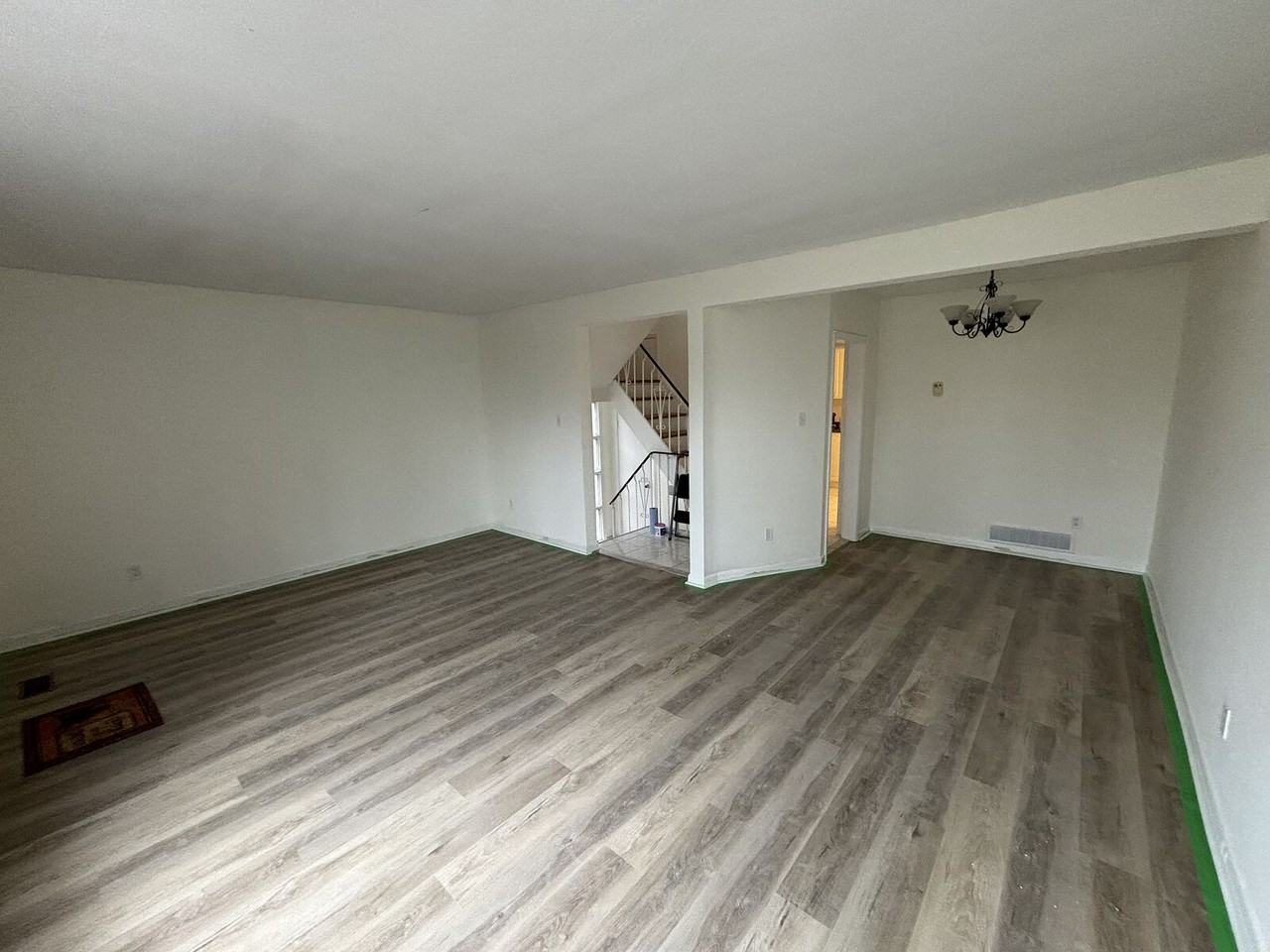 116 Guildwood Pky - Photo 3 of 15