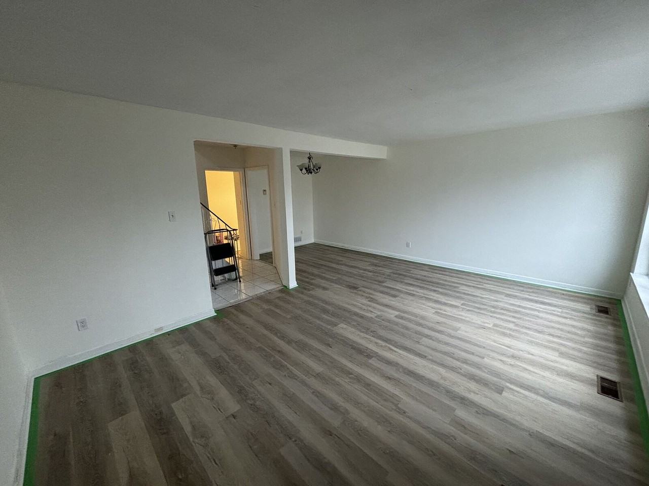116 Guildwood Pky - Photo 4 of 15