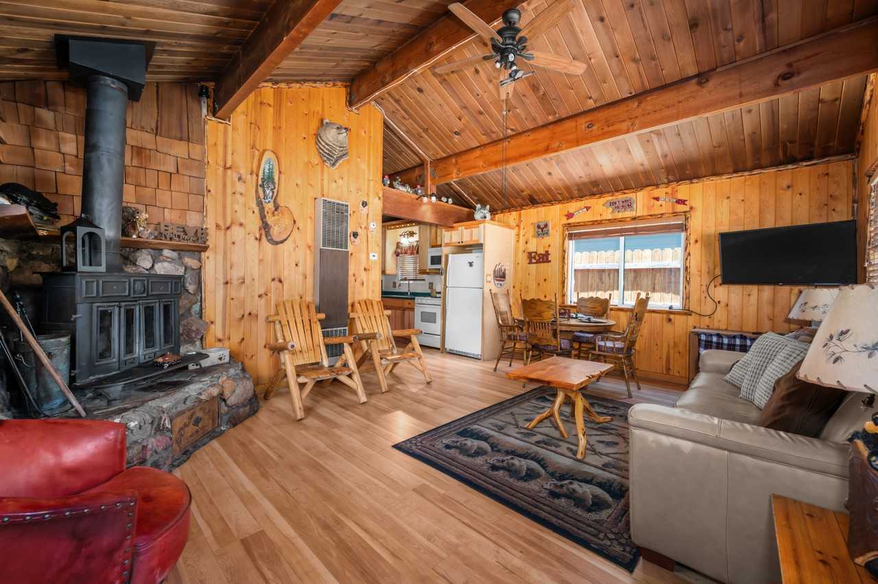 906 W Country Club Blvd #906 - Photo 3 of 19