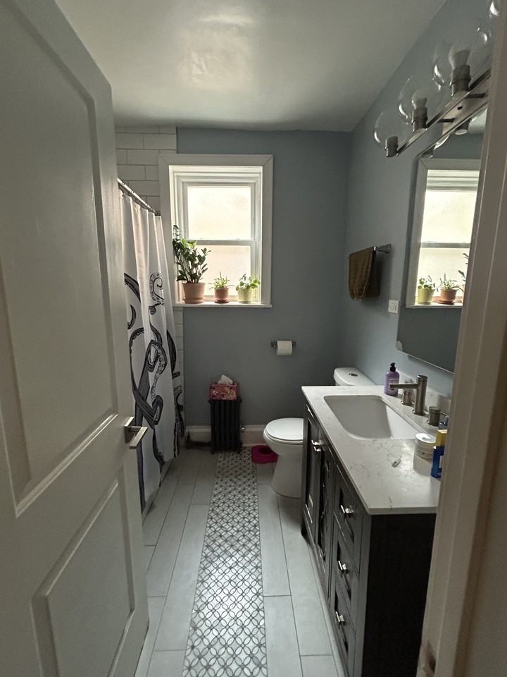 7525 N Claremont Ave #2 - Photo 6 of 7