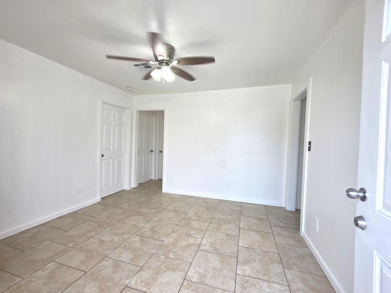 556 Westwood Dr #556 - Photo 3 of 18