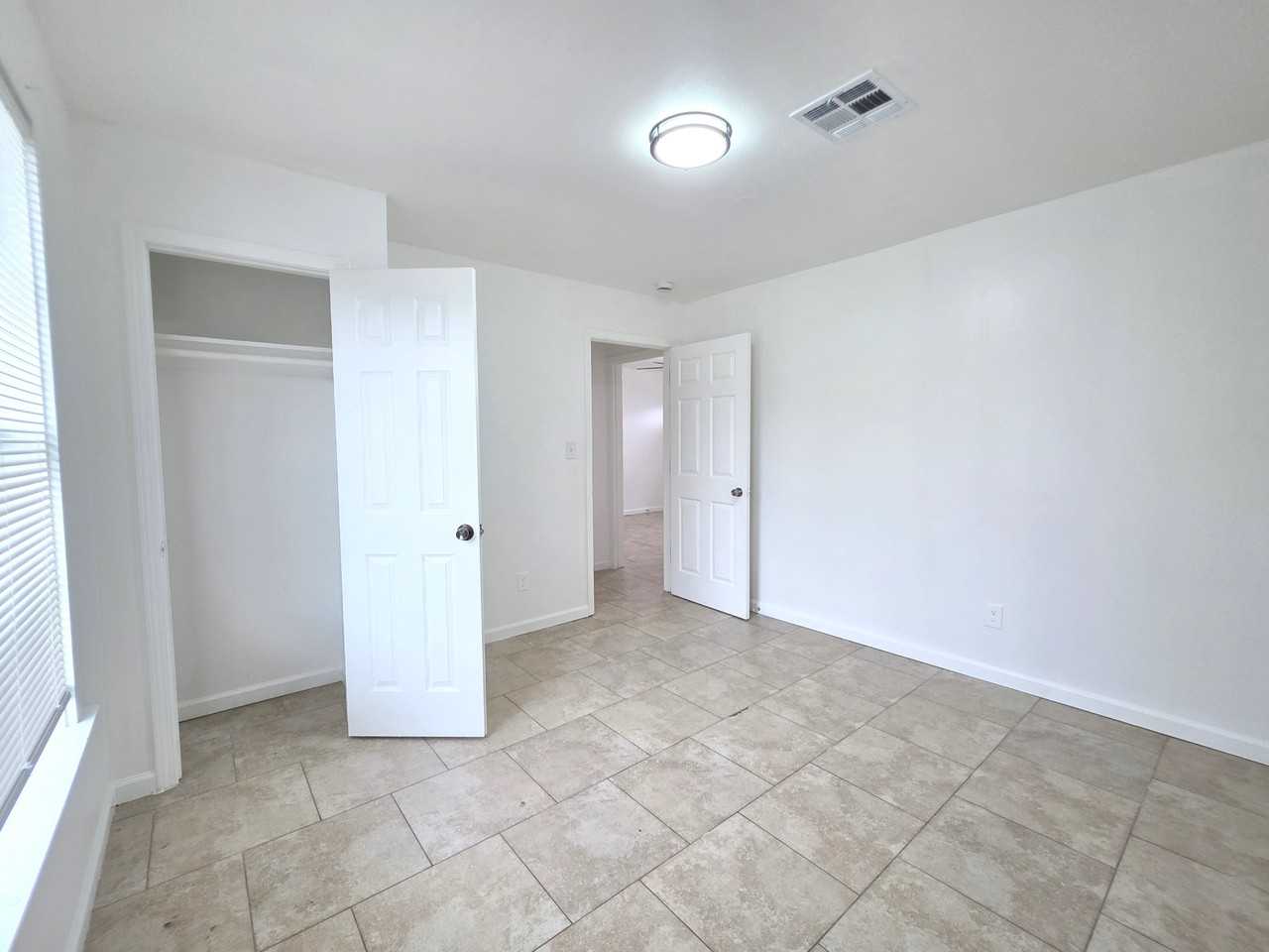 556 Westwood Dr #556 - Photo 5 of 18