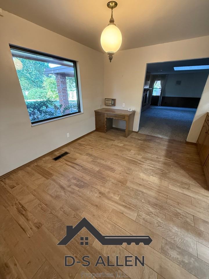 212 Meadowdale Dr #NA - Photo 7 of 8