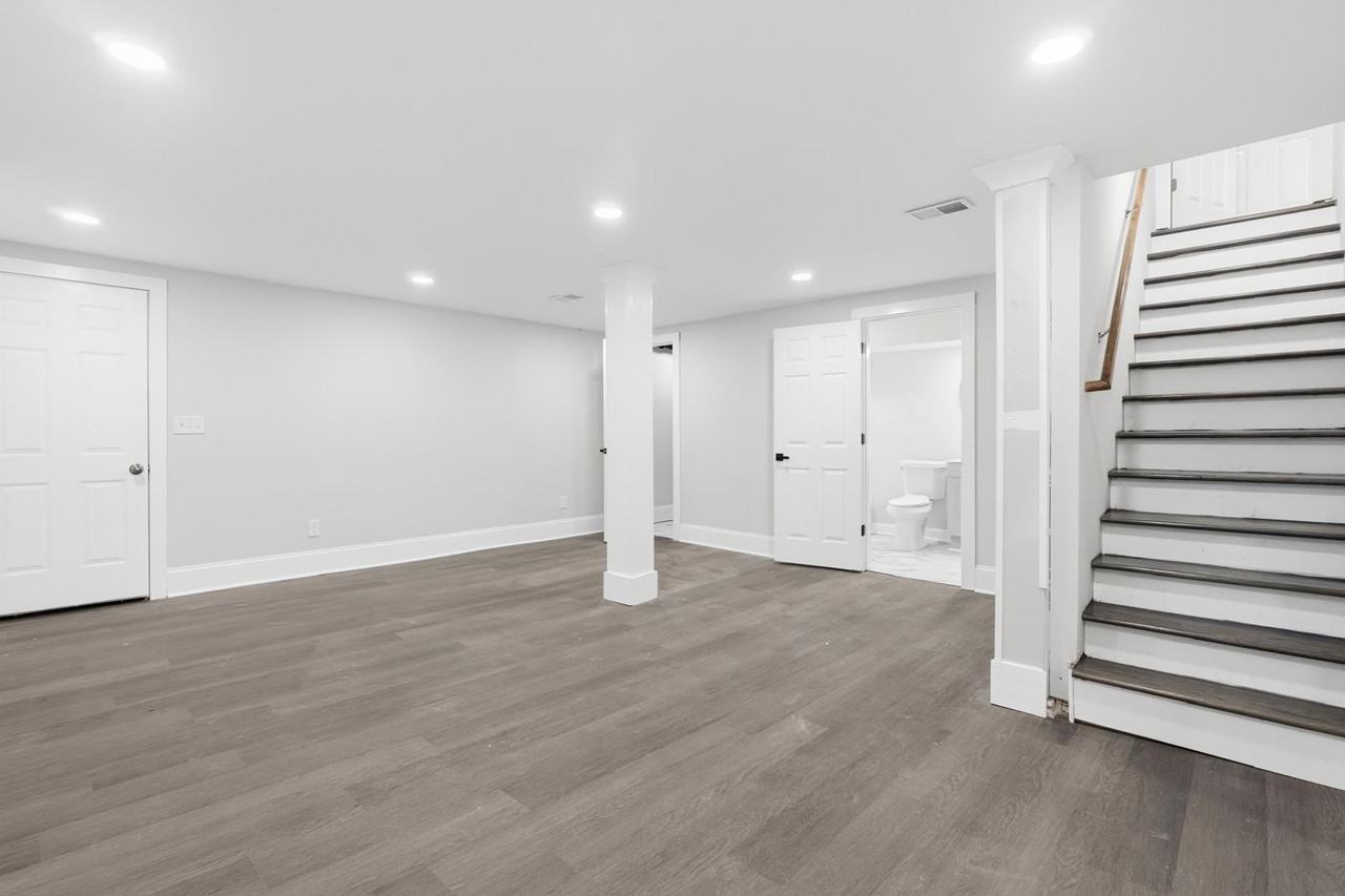 2587 Lancaster Dr #NA - Photo 5 of 20