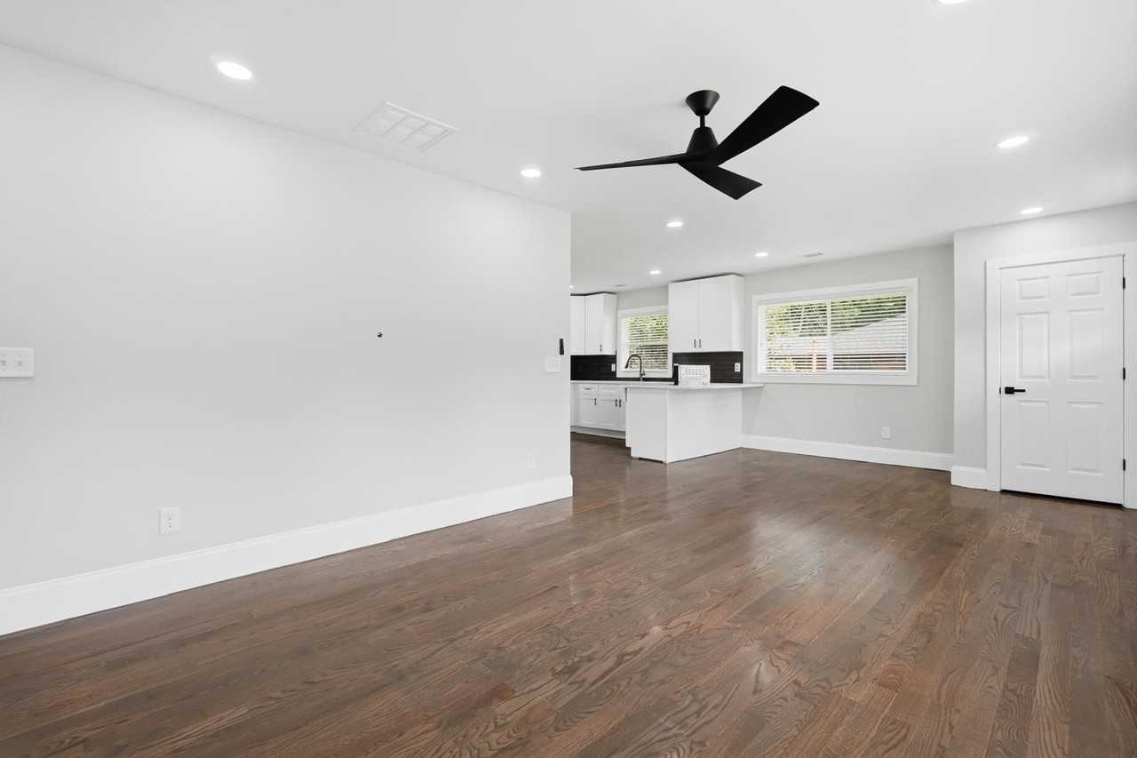 2587 Lancaster Dr #NA - Photo 7 of 20
