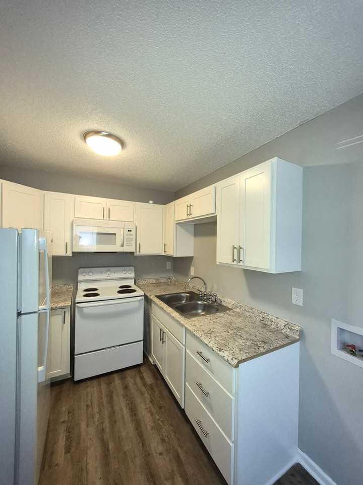 Broadbay Crossings - Photo 6 of 21