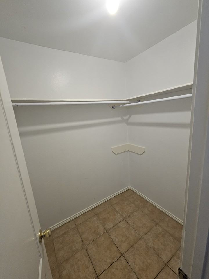 709 La Mancha Dr #1A - Photo 2 of 7