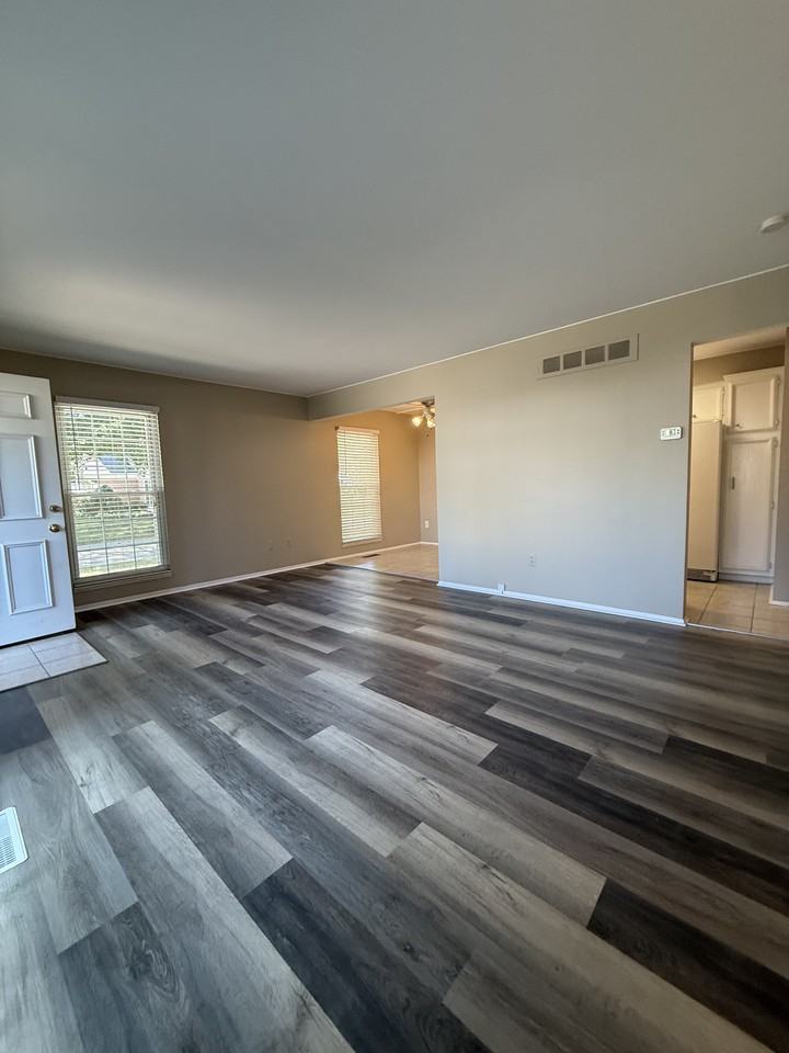 24104 Meadowbridge Dr #36 - Photo 3 of 23