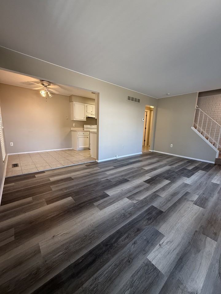 24104 Meadowbridge Dr #36 - Photo 4 of 23