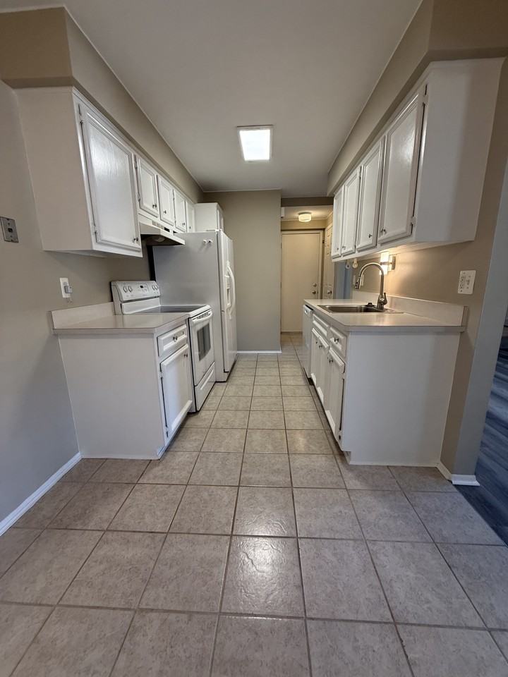 24104 Meadowbridge Dr #36 - Photo 5 of 23