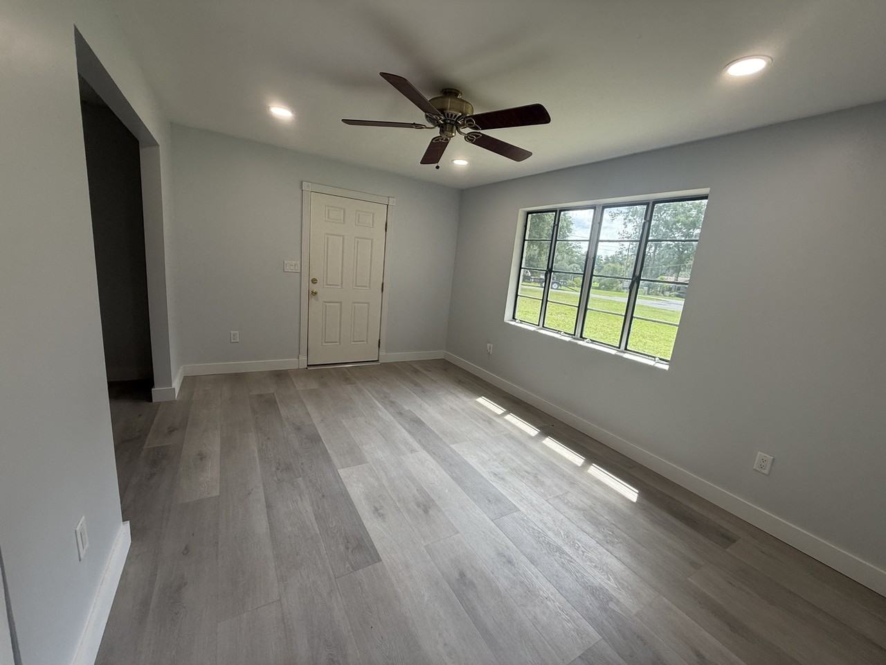 1535 Ne 8th St #NA - Photo 5 of 11