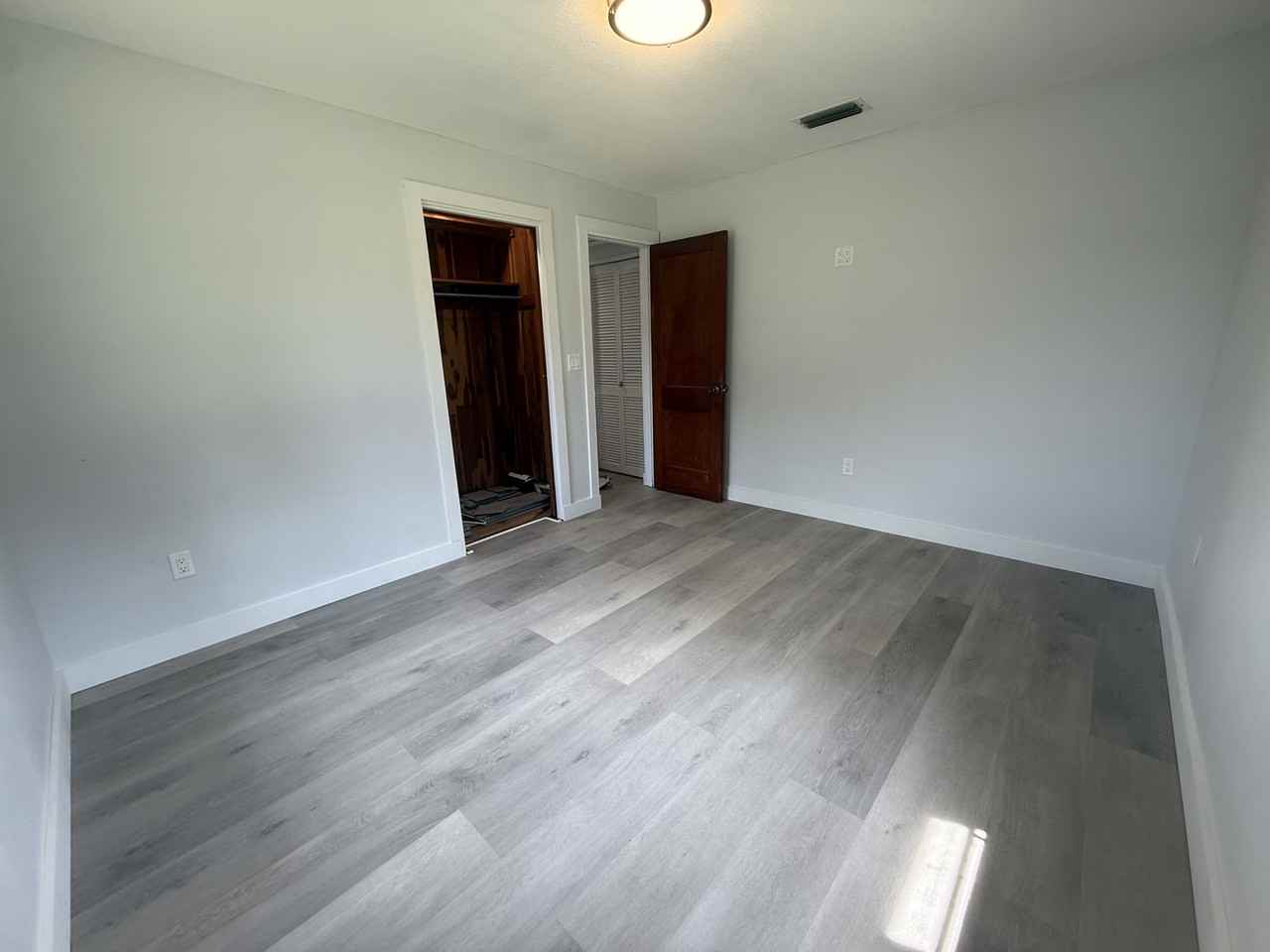 1535 Ne 8th St #NA - Photo 6 of 11