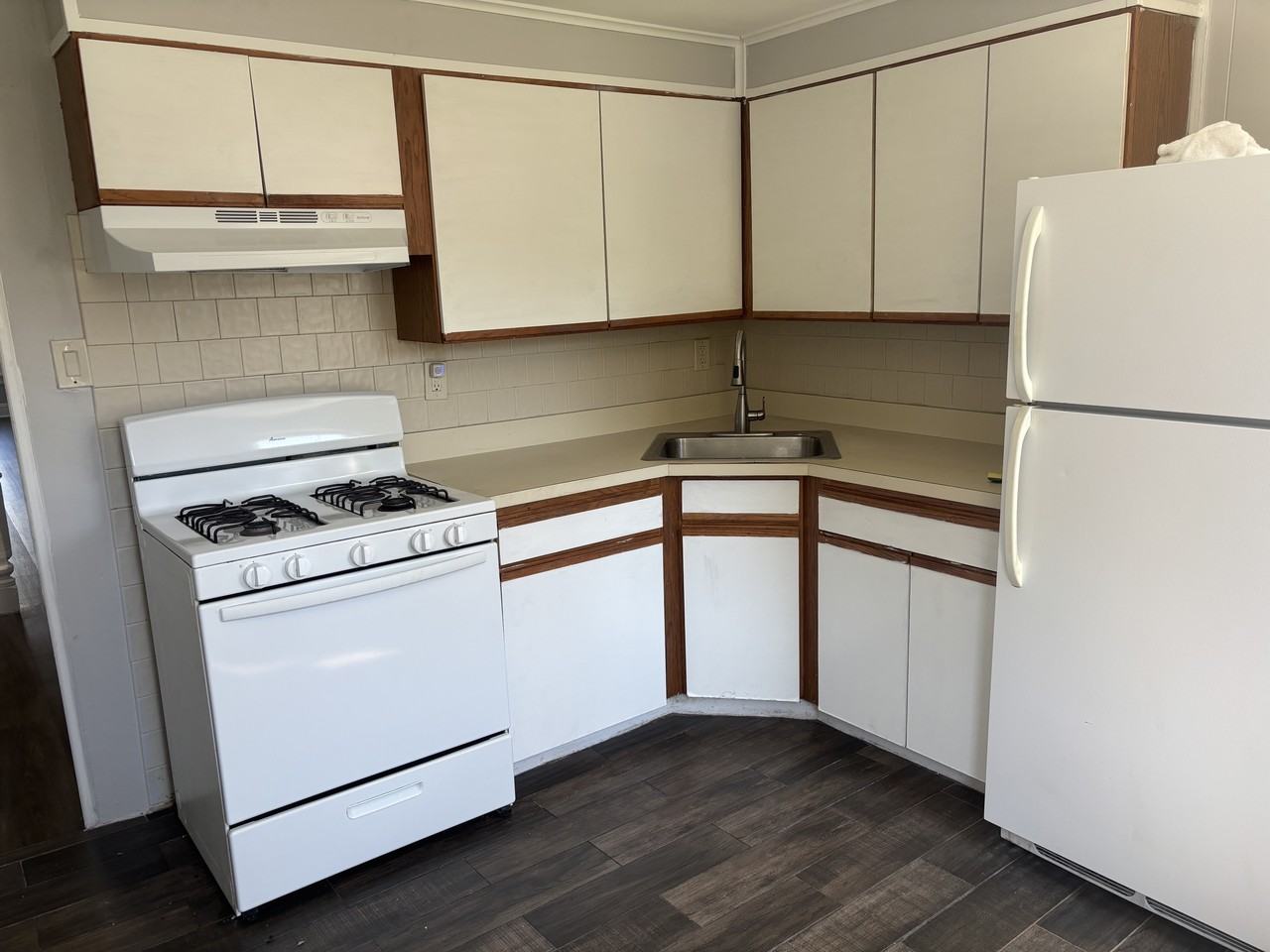 436 Pennington Ave #2ndFL - Photo 5 of 13