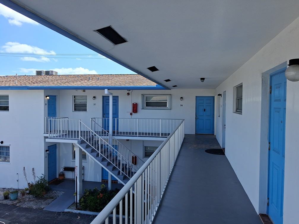 410 W Palm St #24 - Photo 2 of 8