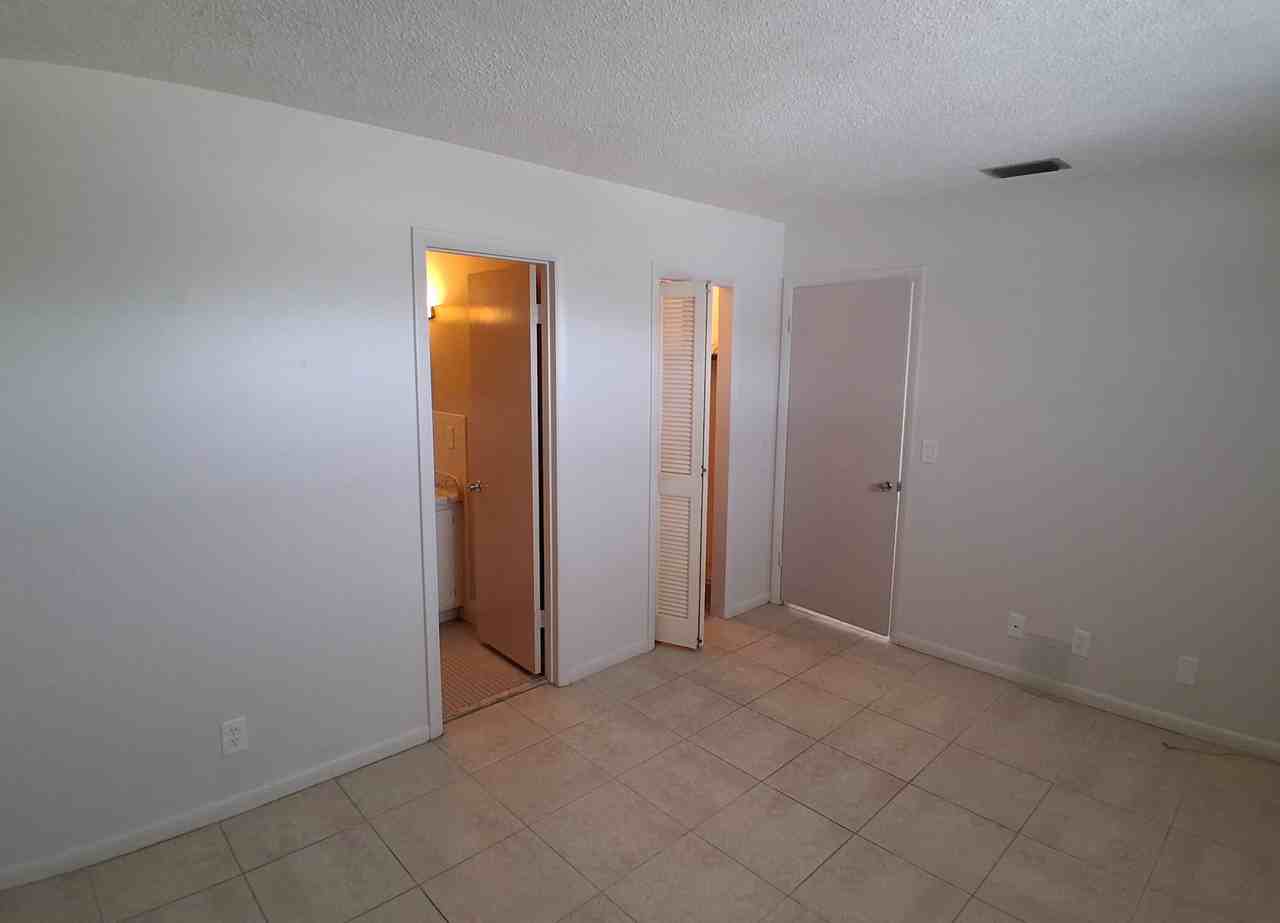 410 W Palm St #24 - Photo 4 of 8