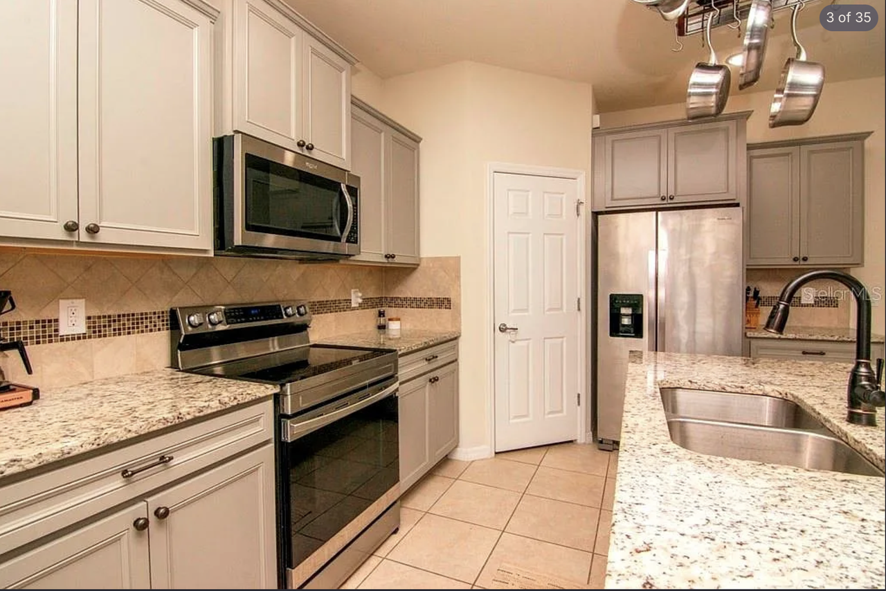 9204 Hillcroft Dr - Photo 2 of 15
