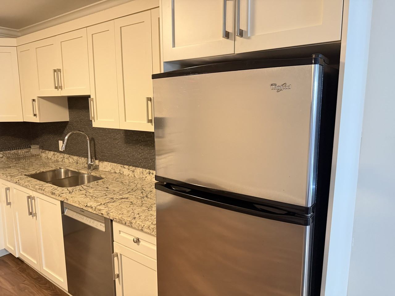 2937 Edgemont Boulevard #B - Photo 4 of 10