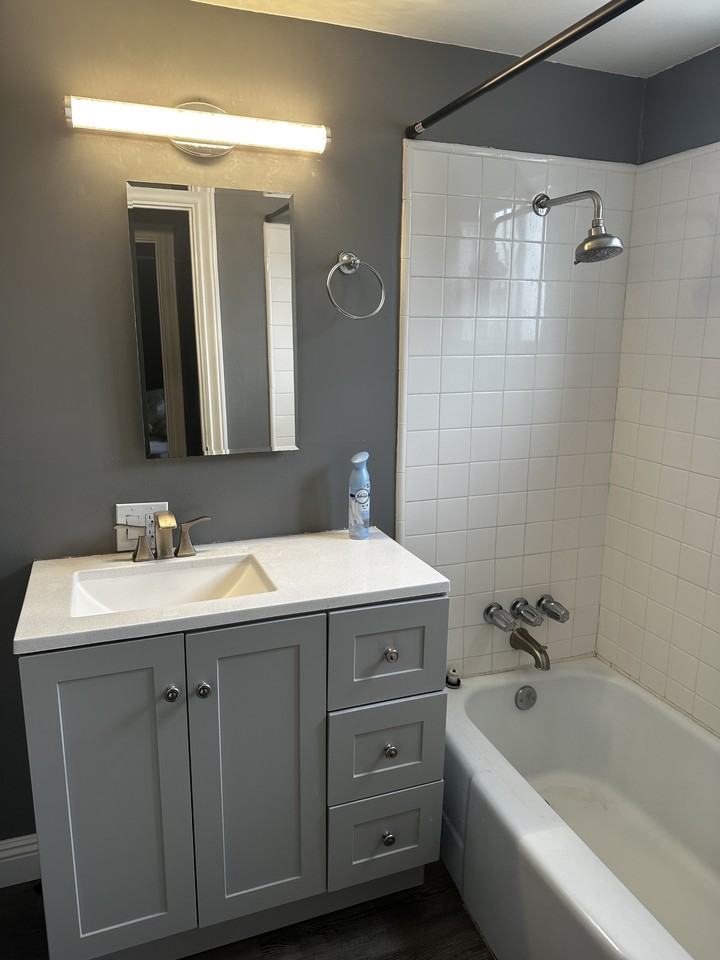 1939 1/2 Eastlake Ave #NA - Photo 3 of 6