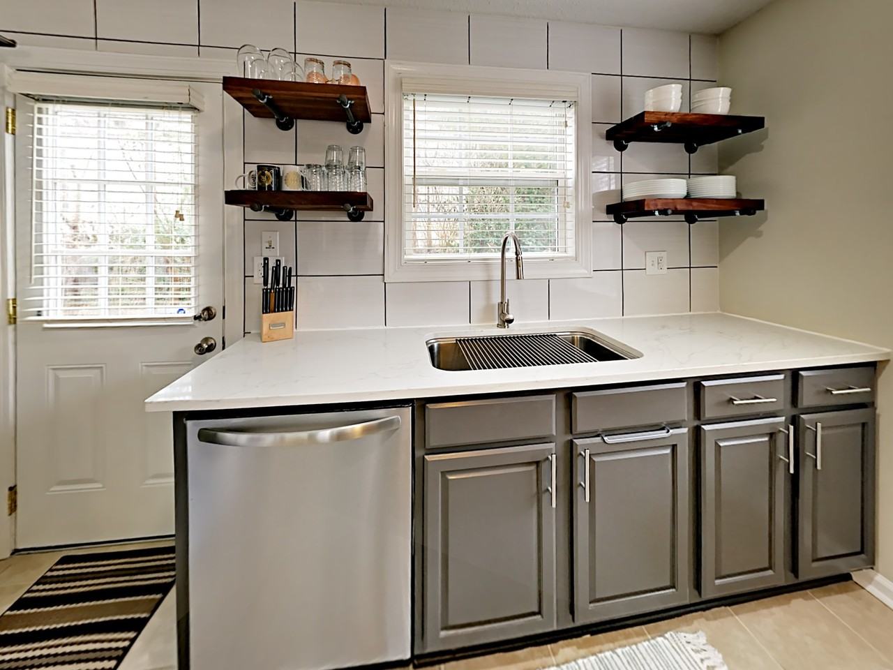 913 Emmett Ave #NA - Photo 4 of 13