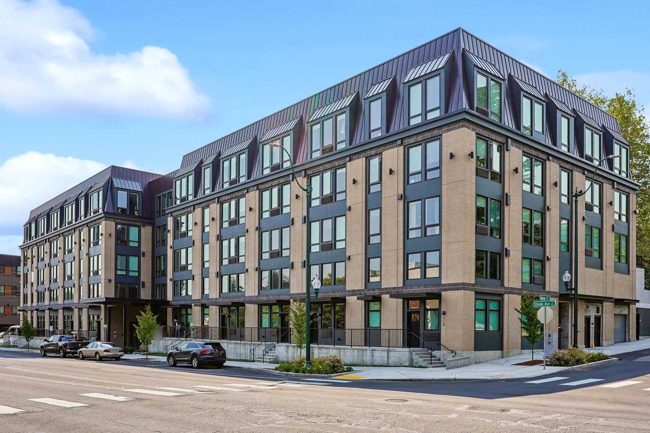 401 UNION - Photo 2 of 29