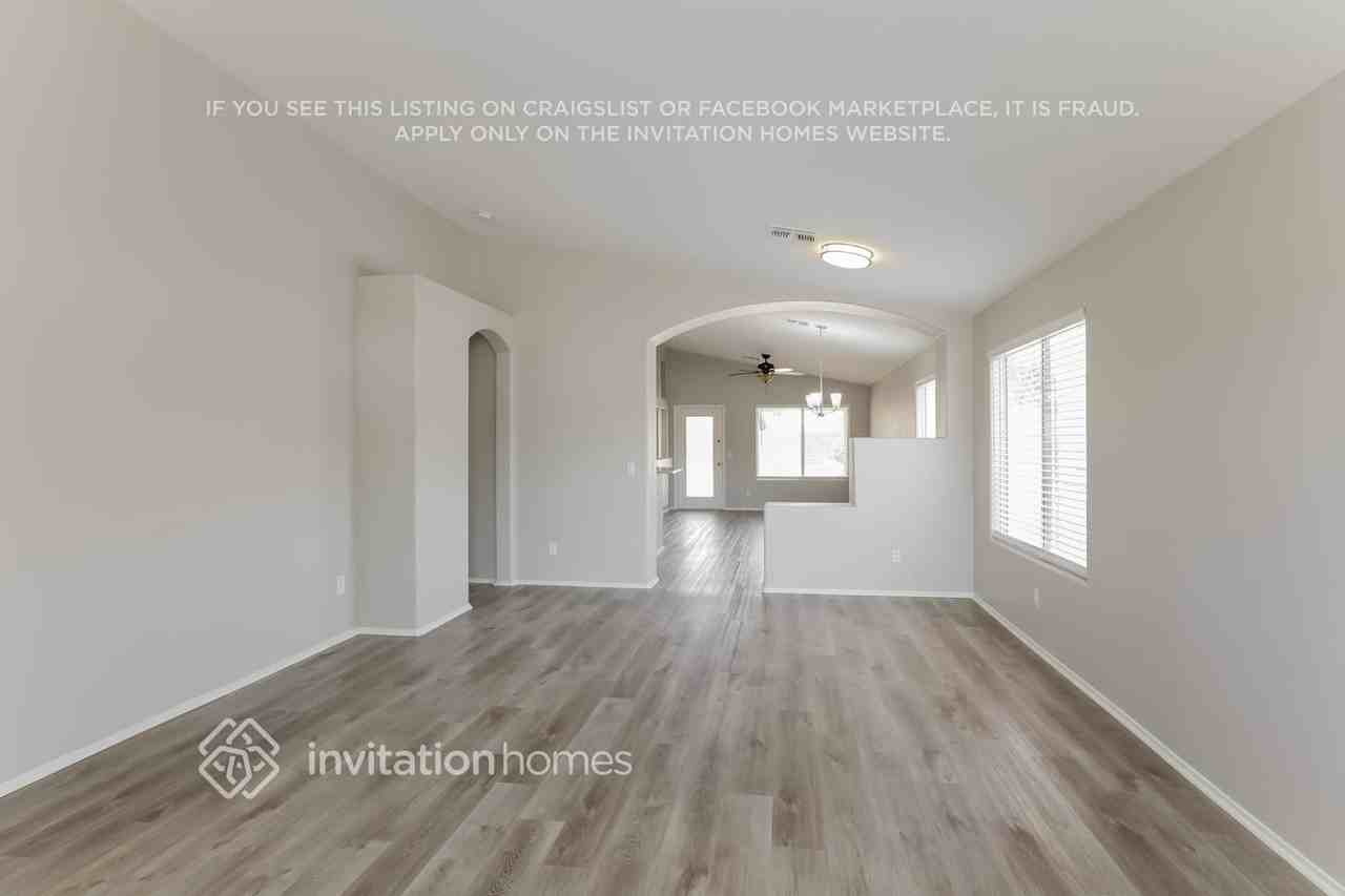 20316 N 81st Dr - Photo 3 of 16