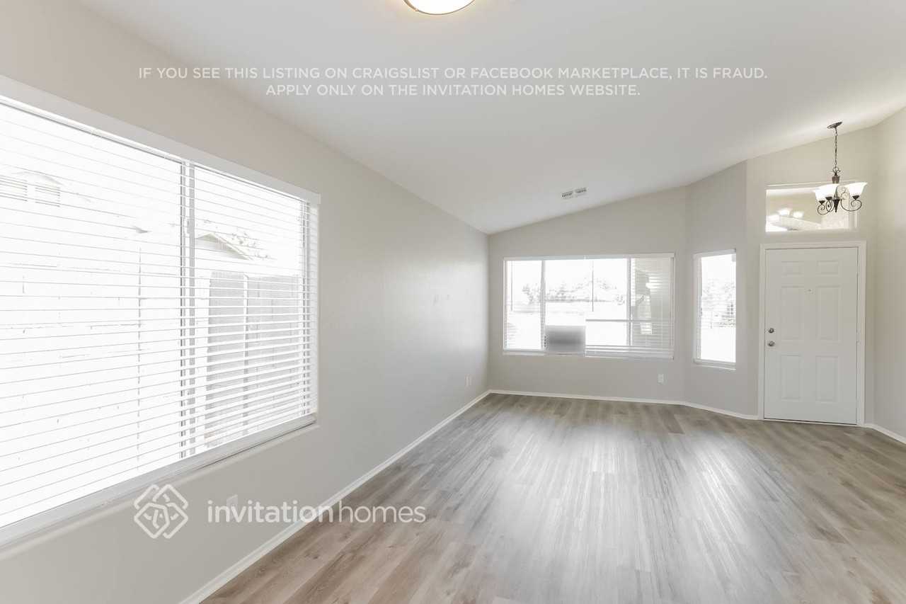 20316 N 81st Dr - Photo 4 of 16