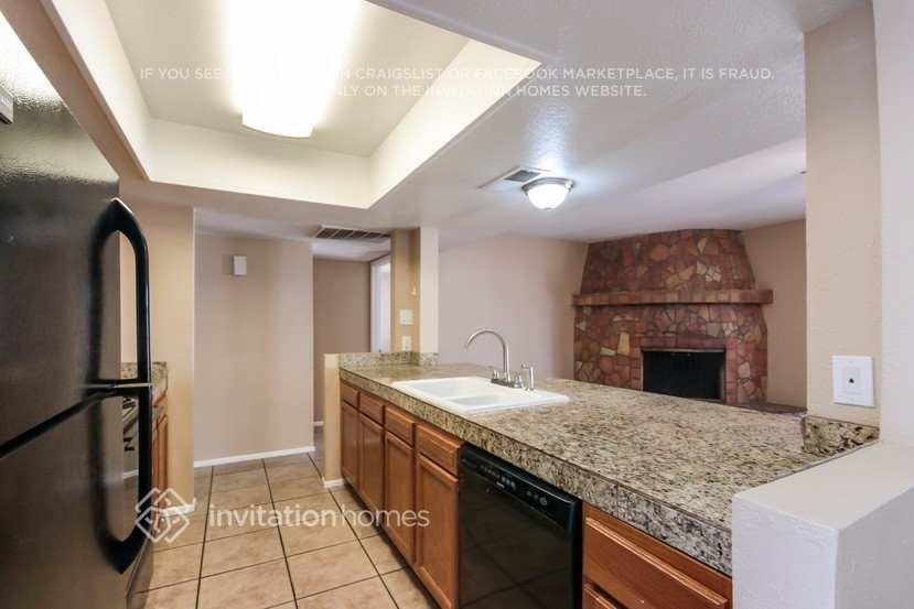 5816 W Carol Ann Way - Photo 5 of 15