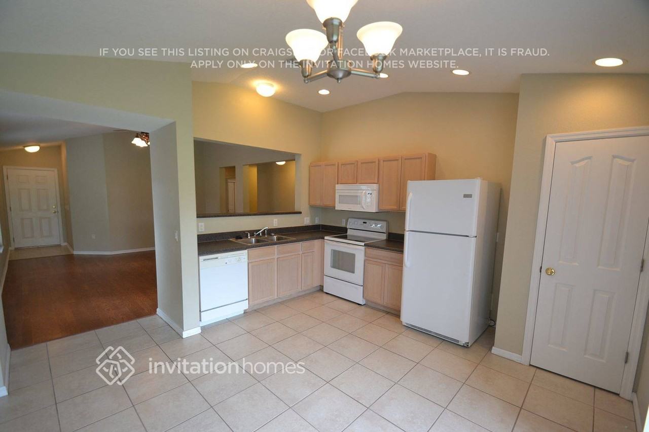 11916 Mango Groves Blvd - Photo 5 of 13