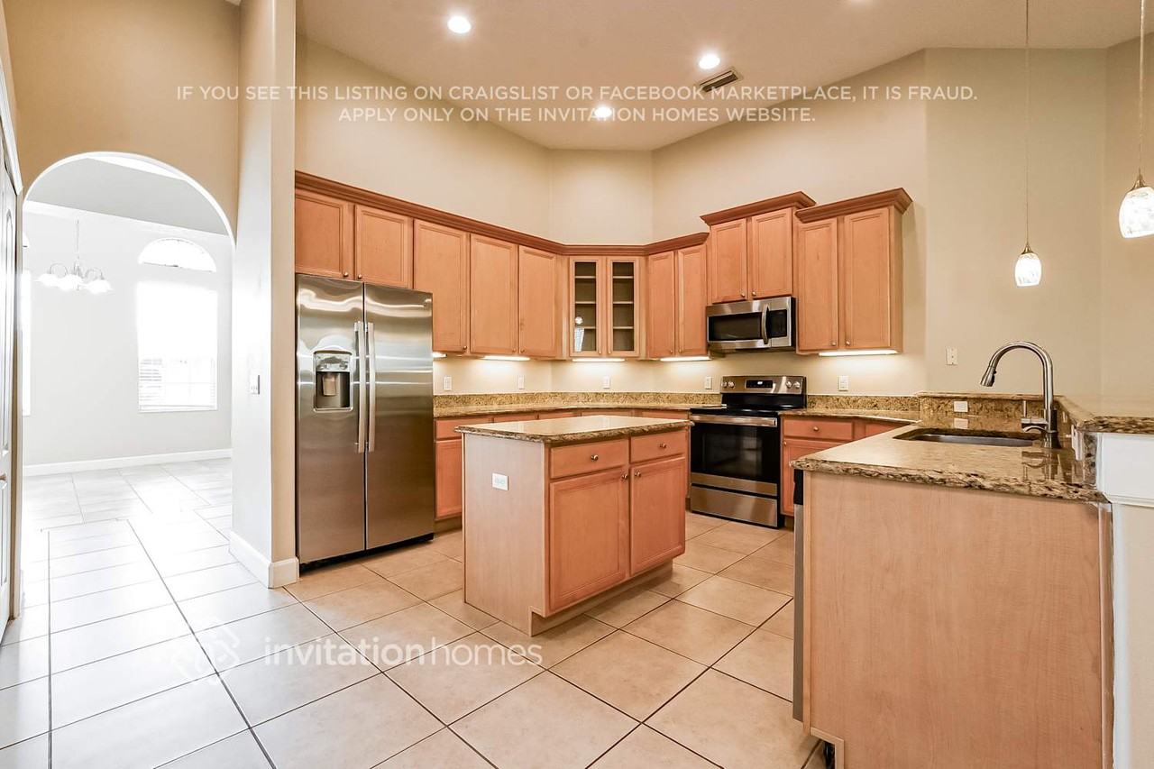 18047 Cadence St - Photo 4 of 17