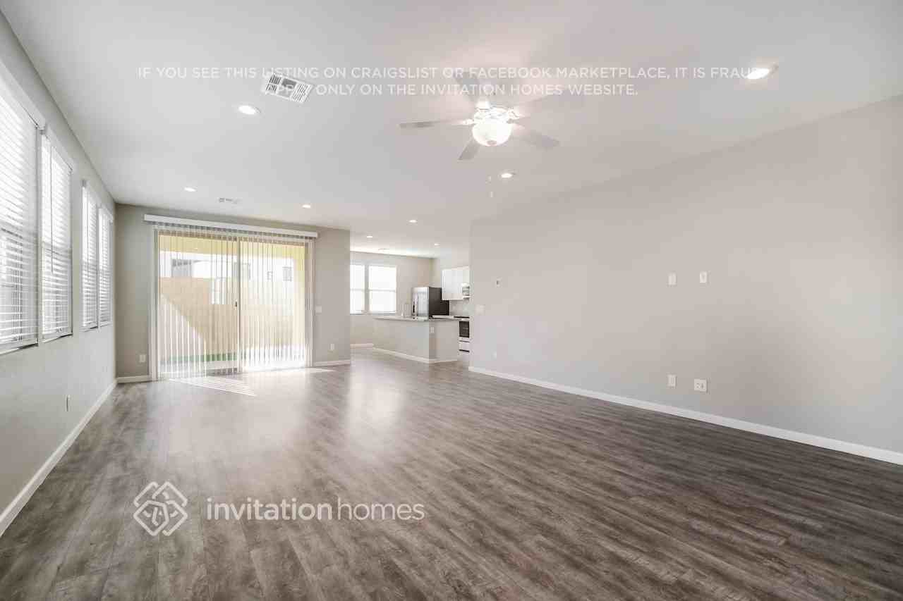 5046 N 189th Dr - Photo 4 of 23