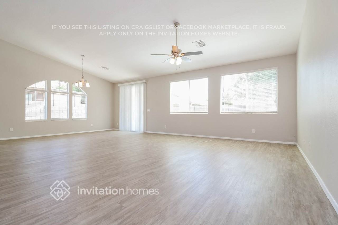 2015 W Carson Rd - Photo 4 of 16
