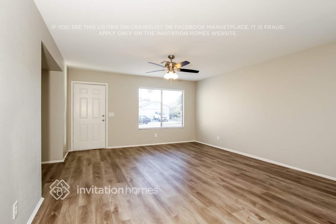 8304 W Baxter Dr - Photo 3 of 16