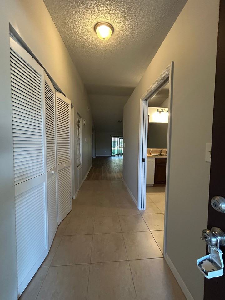 2824 Coleman Ct - Photo 7 of 24