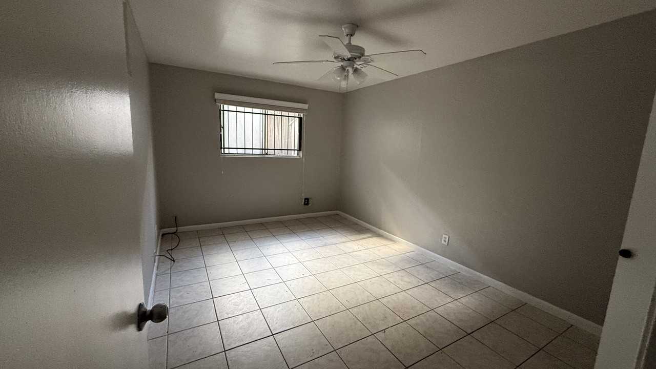 4202 Stanford St #01 - Photo 6 of 12