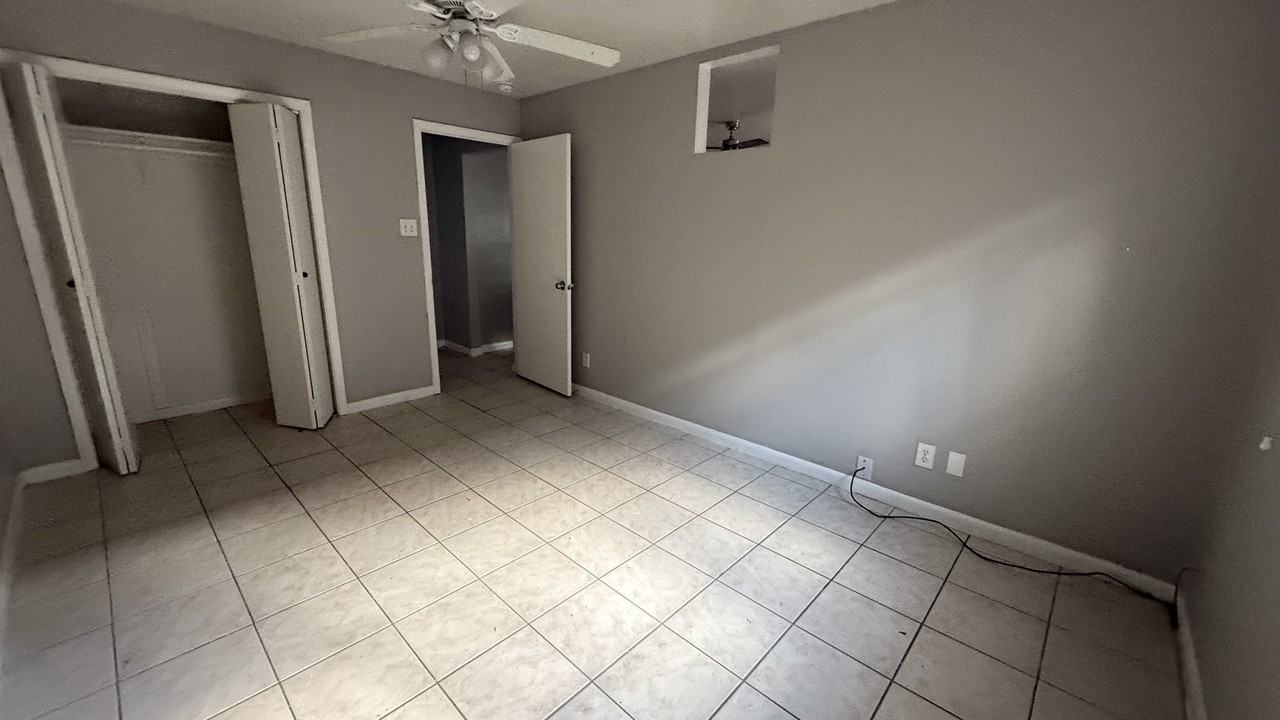 4202 Stanford St #01 - Photo 7 of 12