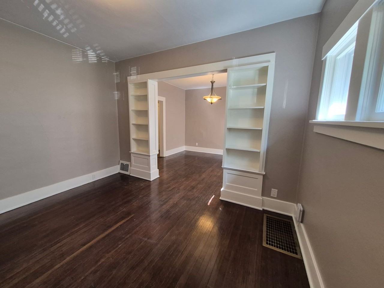 4410 Cass St - Photo 4 of 12